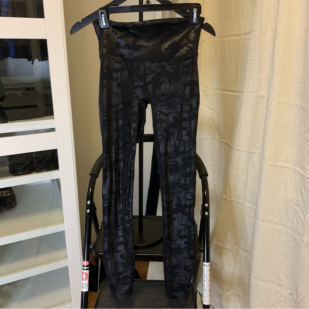 SPANX Black Camouflage Leggings